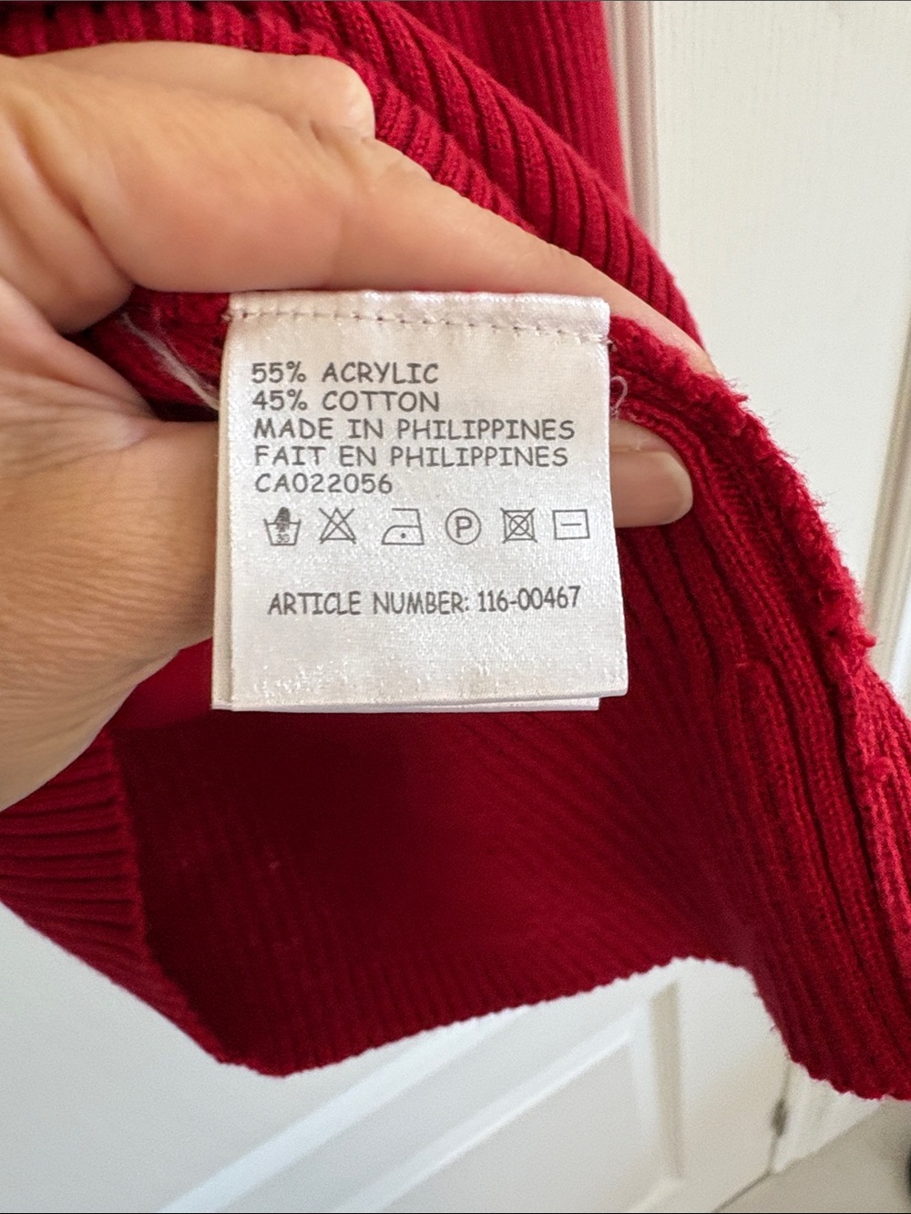 Red Ribbed V-Neck Women's Sweater - Picture 4 of 4